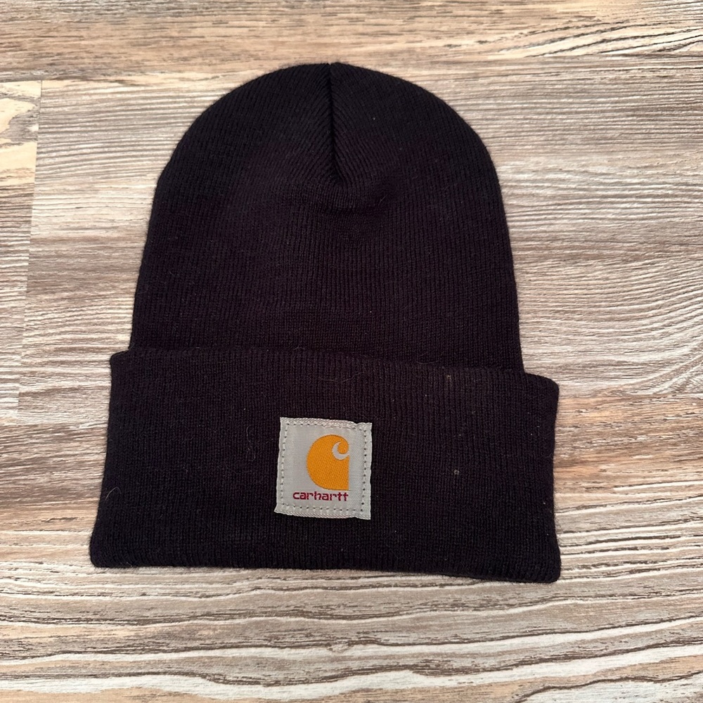 black carhartt beanie